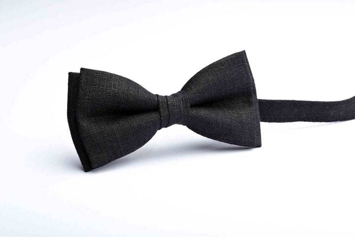 Sleek and Sophisticated Black Men's Bow Tie - Ideal for Weddings and Special Occasions