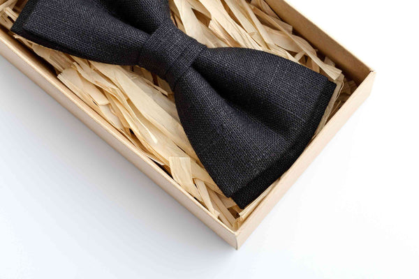 Sleek and Sophisticated Black Men's Bow Tie - Ideal for Weddings and Special Occasions