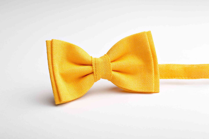 Stylish Yellow Men's Bow Tie - Versatile and Timeless Accessory