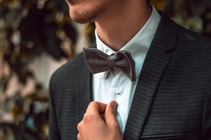 Stylish Light Blue Necktie for Men - Versatile and Timeless Accessory