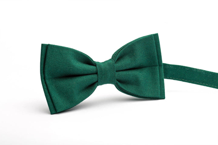 Eco-Friendly Emerald Green Linen Bow Tie - Stylish and Sustainable Accessory for Men