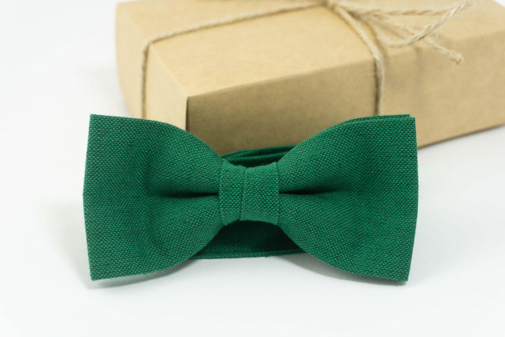 Emerald green wedding bow tie | green pre-tied bow tie