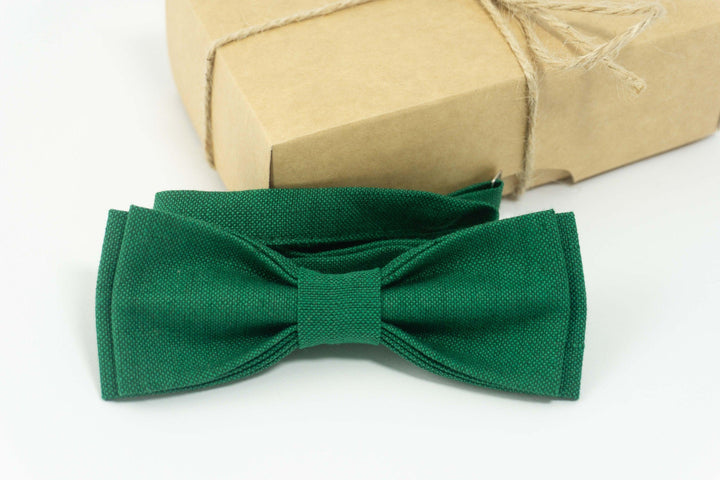 Emerald green wedding bow tie | groom bow ties