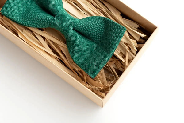 Elegant Green Wedding Bow Ties for Groomsmen - Eco-Friendly Linen Collection