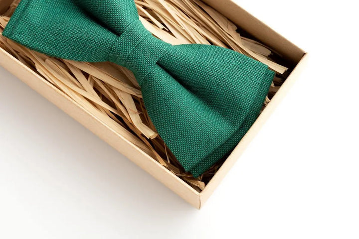 Green Pre-Tied Bow Ties for Wedding Party - Stylish and Convenient