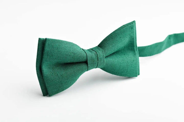 Green Pre-Tied Bow Ties for Wedding Party - Stylish and Convenient