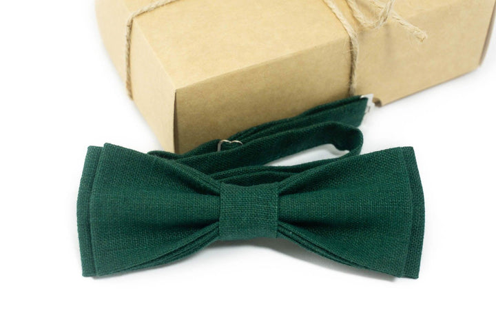 Green wedding bow tie | green batwing bow tie