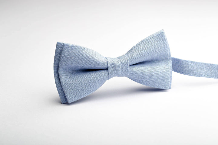Elegant Light Ice Blue Bow Tie for Groomsmen - A Stunning Accessory for Weddings