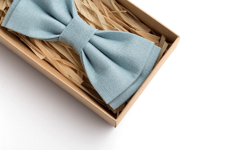 Stylish Men's Bow Tie in Captivating Sea Blue Color