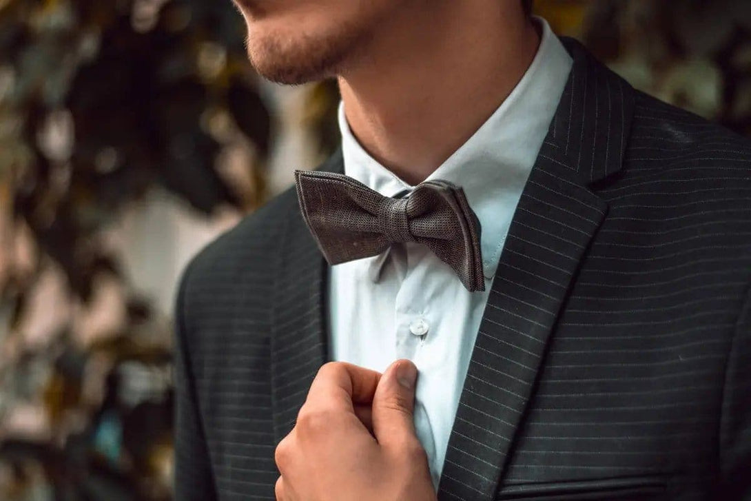 Vibrant Orange Pre-Tied Linen Bow Ties - Perfect Touch for Wedding Parties