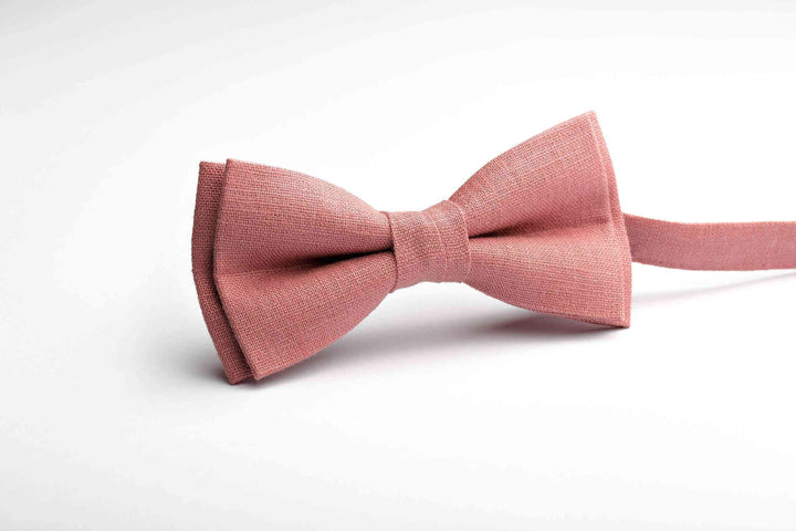 Effortlessly Stylish - Our Pre-tied Pink Bow Tie is Perfect for Groomsmen and Weddings