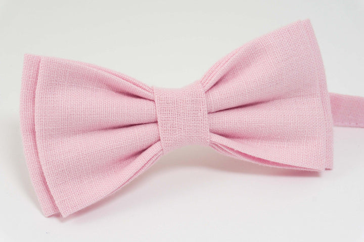 Stylish Pink Bow Tie for Men - Ideal for Any Occasion