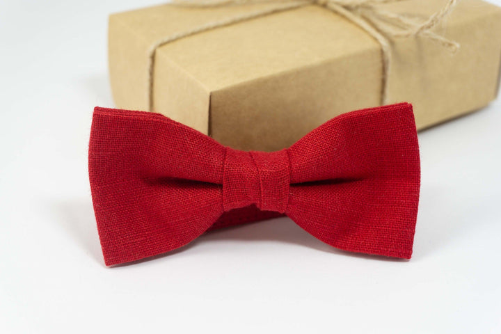 Adjustable Red Bow Tie for Men - Comfortable and Convenient Accessory