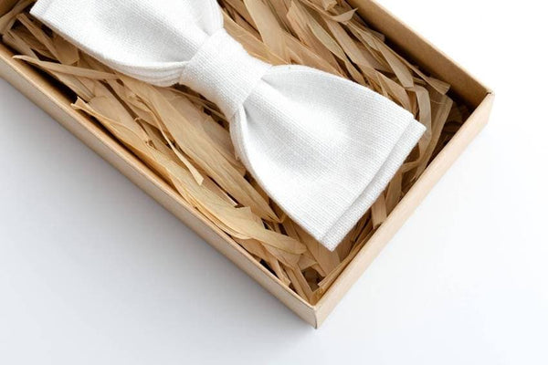 White Pre-Tied Bow Ties for Your Wedding Party - Effortlessly Stylish and Elegant